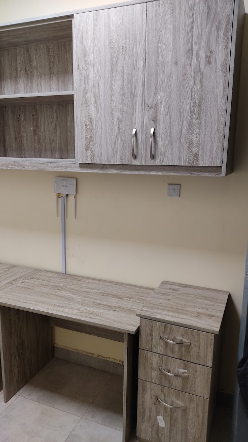 Shell office executive desks and overhead cabinetry in Thindigua